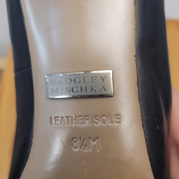 Black Leather BADGLEY MISCHKA Black Heels with Studded Bow - Picture 5 of 5